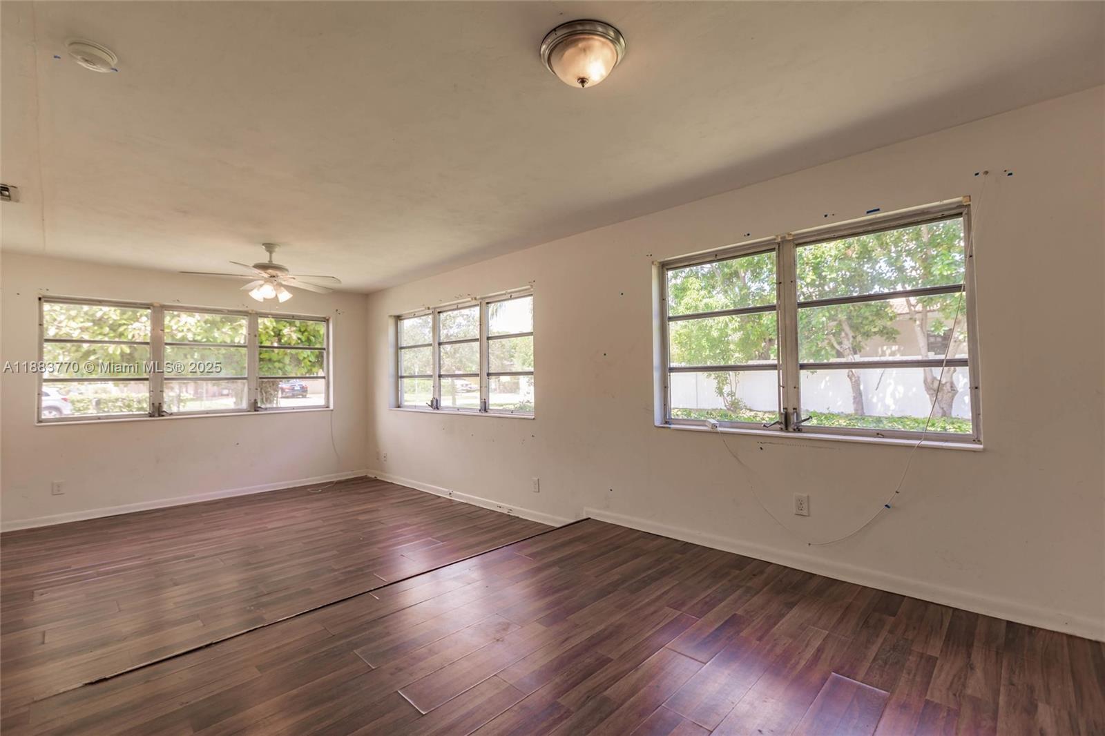 PINE CREST SUB DELRAY - Residential