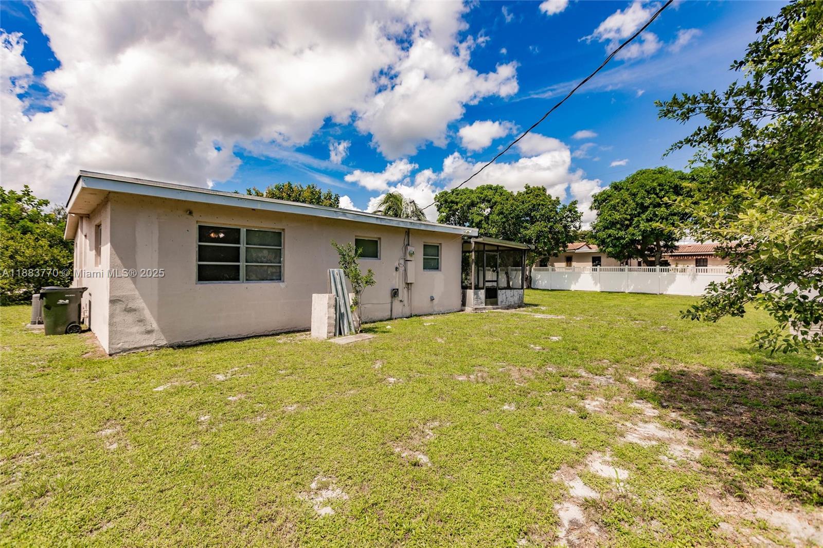 PINE CREST SUB DELRAY - Residential