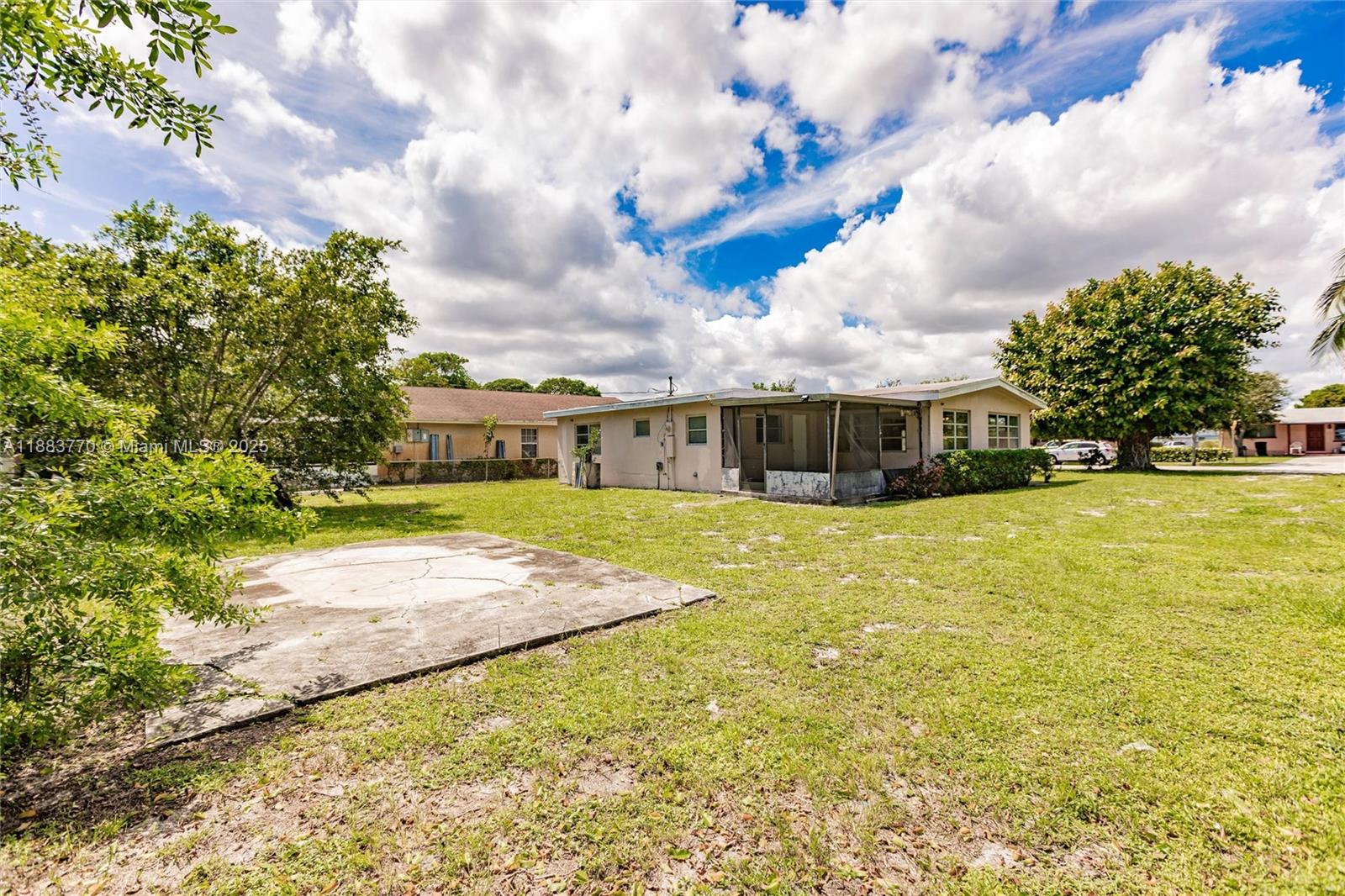 PINE CREST SUB DELRAY - Residential