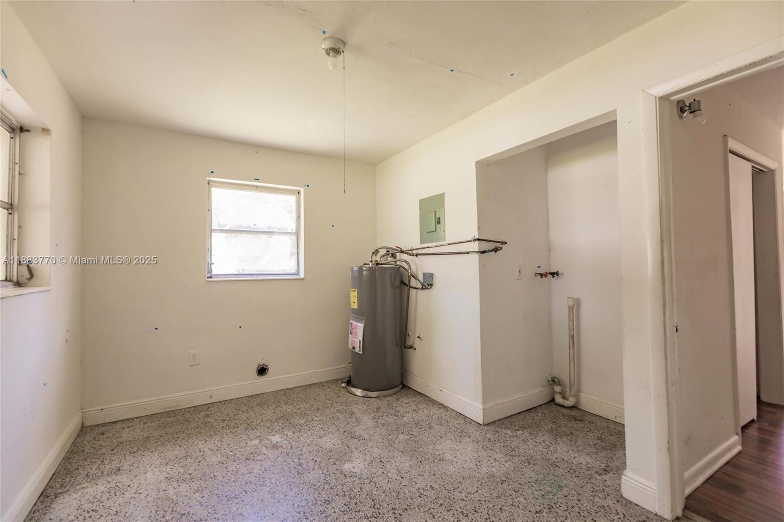 PINE CREST SUB DELRAY - Residential