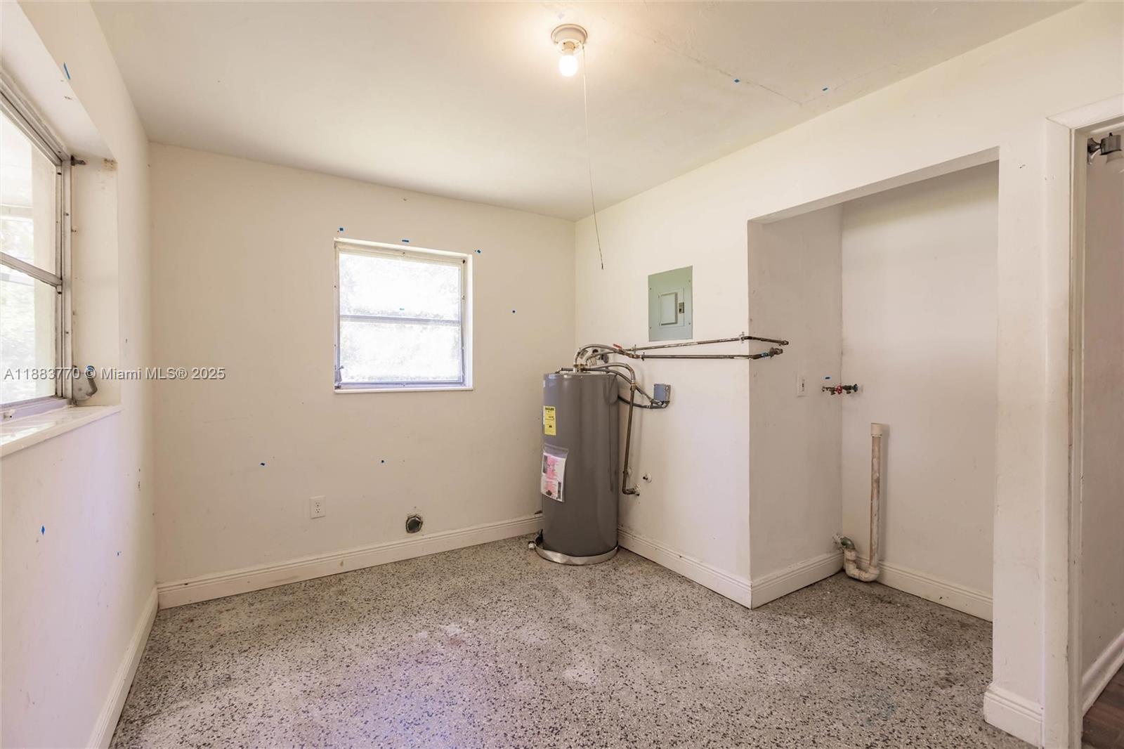 PINE CREST SUB DELRAY - Residential