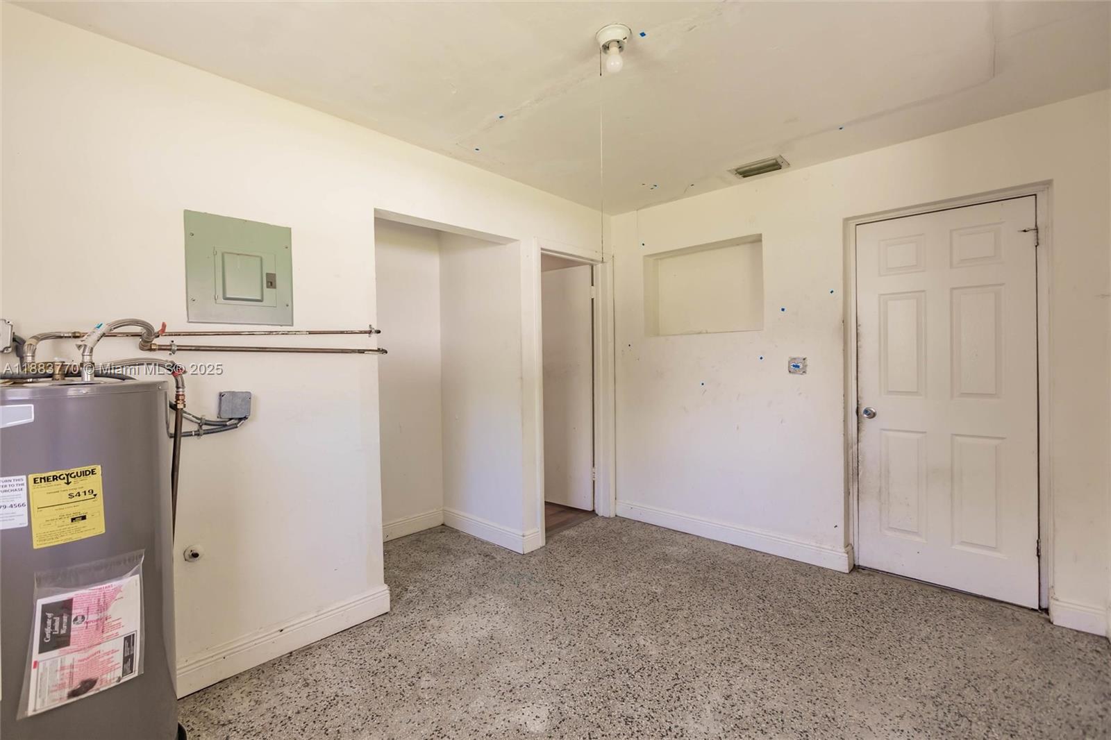 PINE CREST SUB DELRAY - Residential