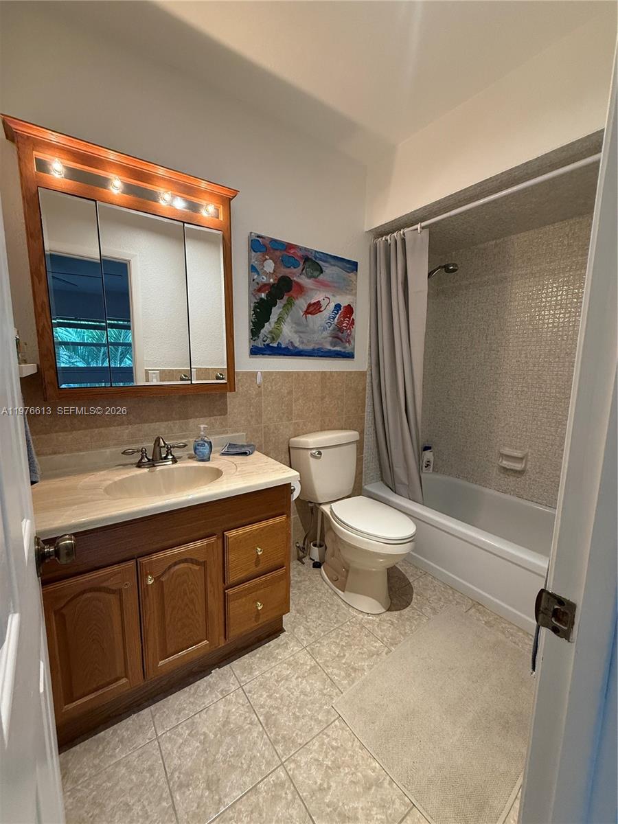 MELALEUCA GARDENS CONDO - Residential