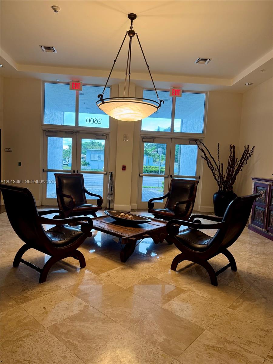 GATEWAY TO THE GROVE COND - Residential