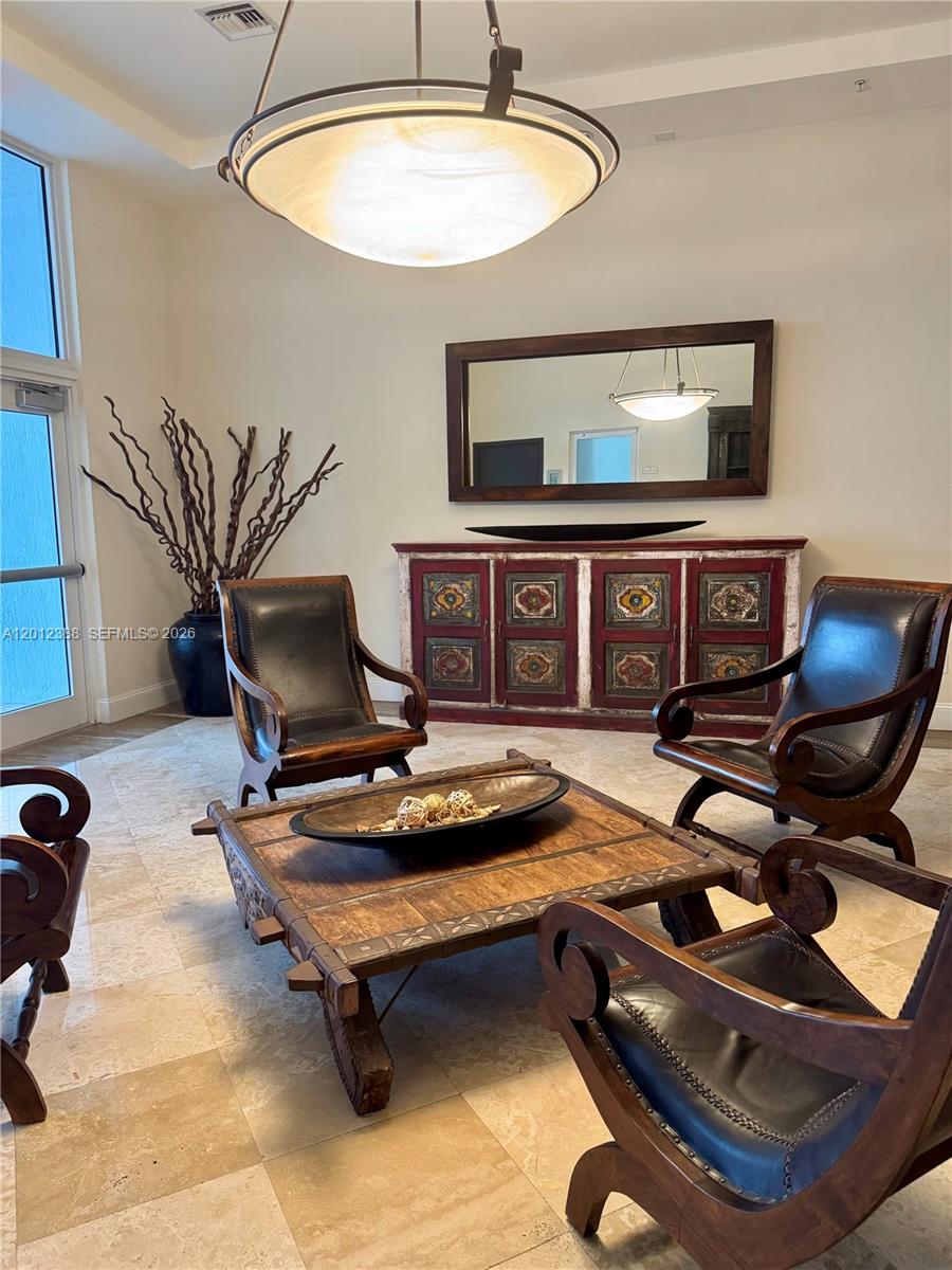 GATEWAY TO THE GROVE COND - Residential