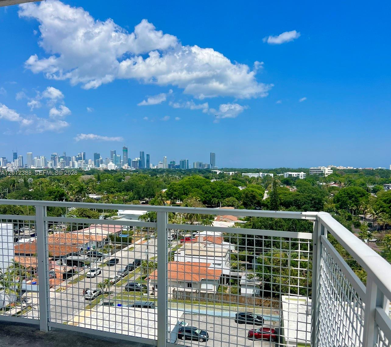 GATEWAY TO THE GROVE COND - Residential