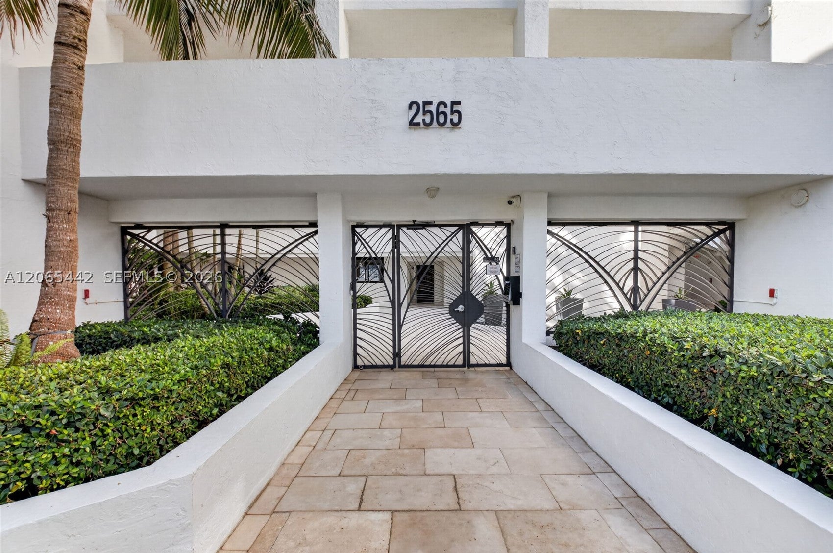 2565 S Ocean Blvd 112N