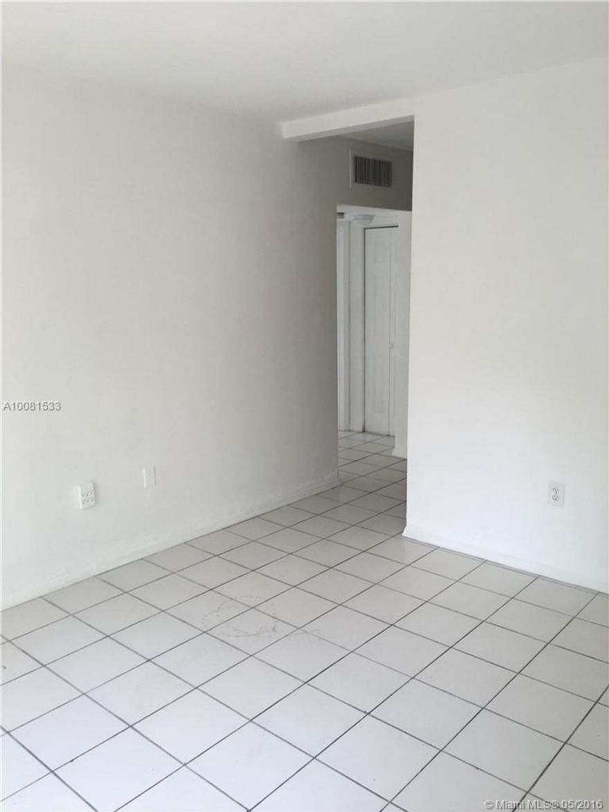 Low priced nice 1b/1b in excellent location next to Soyka just off Biscayne. Available short and long term. Building is in the process of getting repainted and re-landscaped.