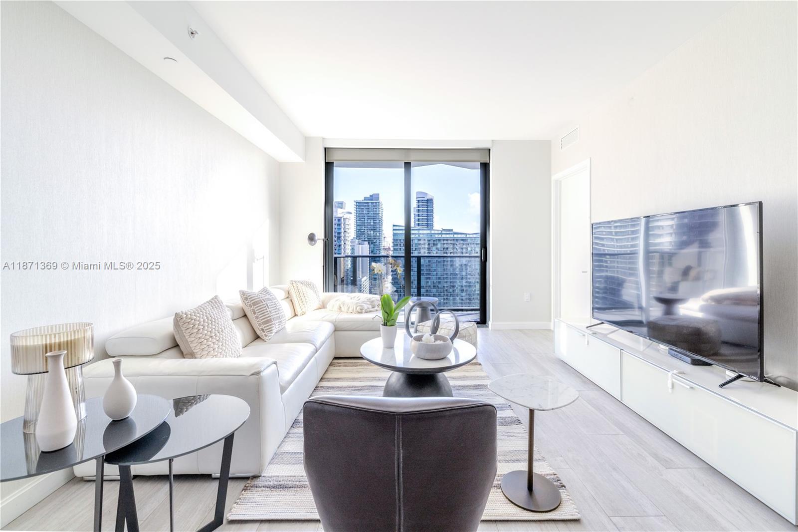 55 SW 9th St 3404