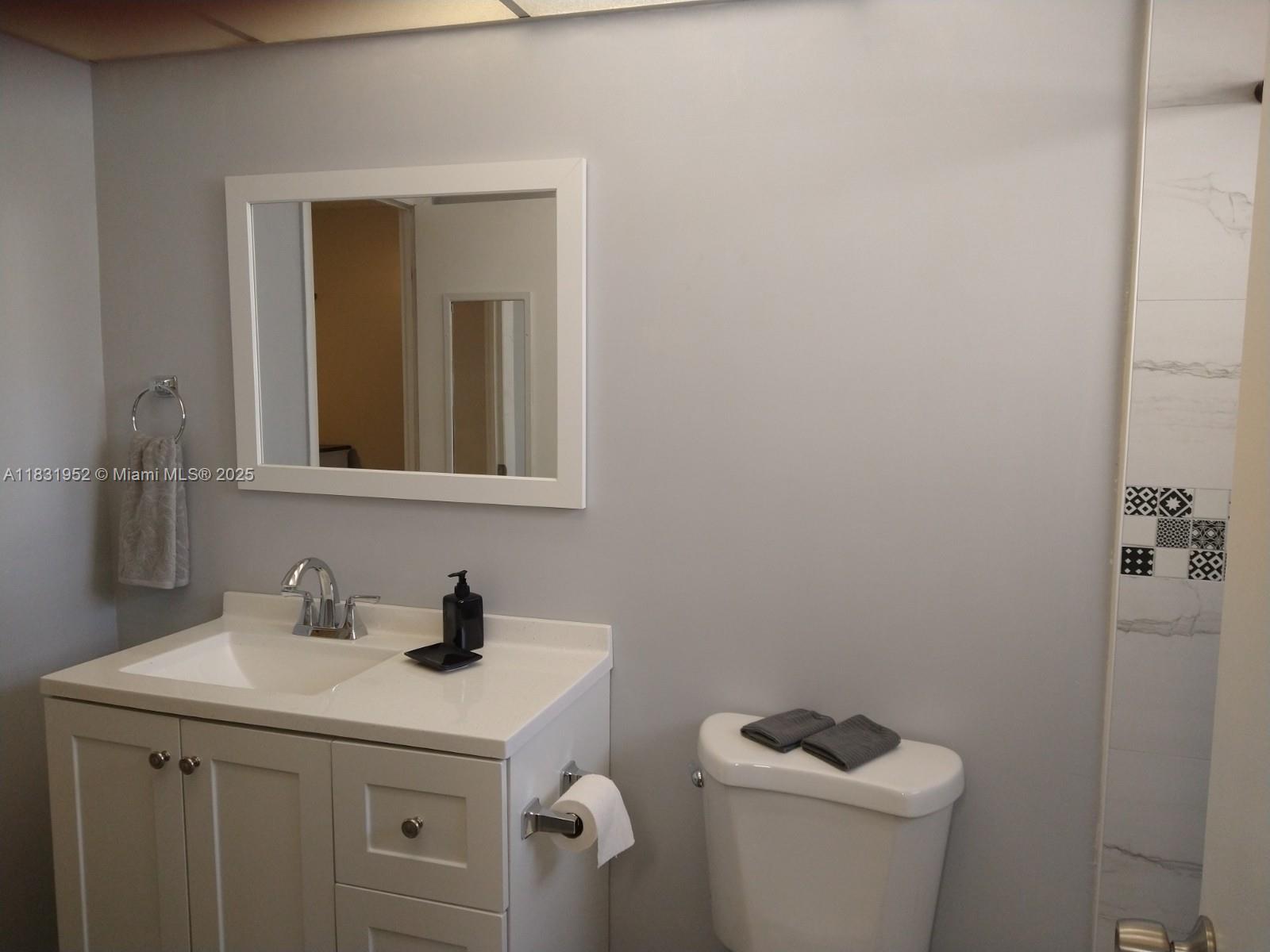 ELDERBERRY GARDENS CONDO - Residential Lease