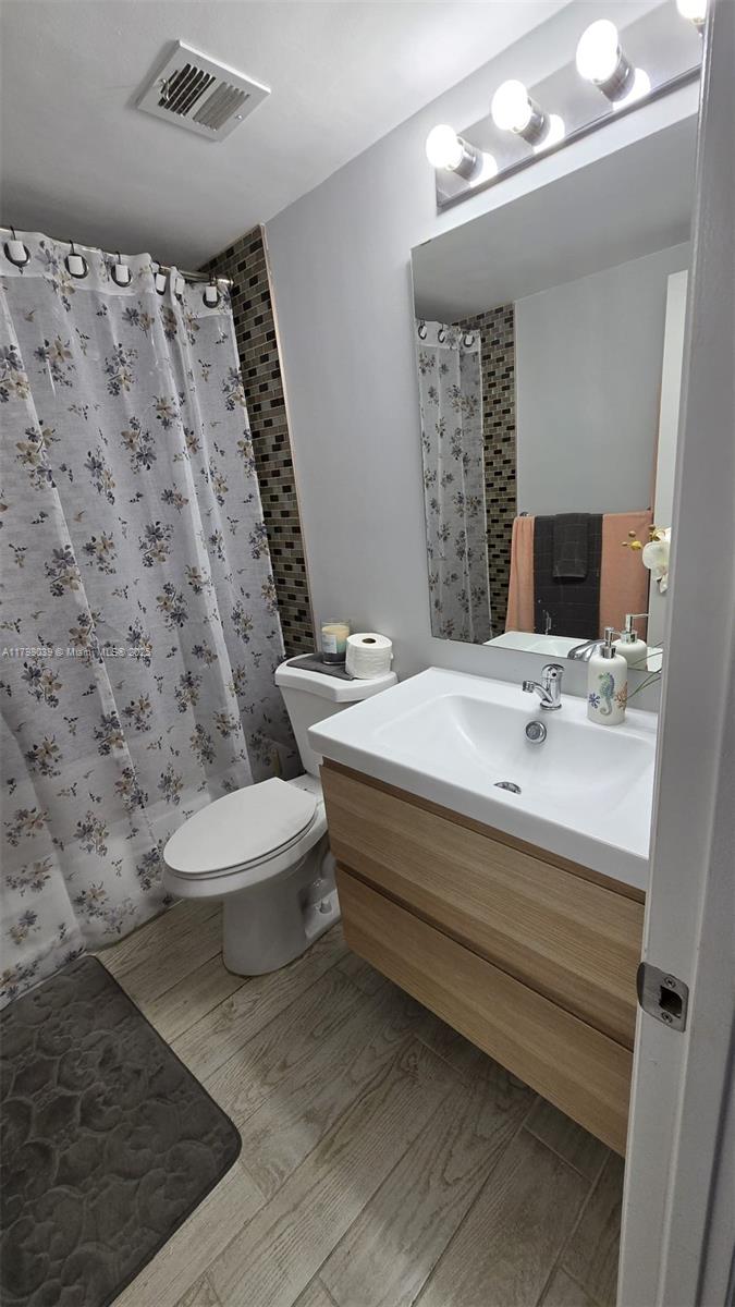 HEMISPHERES CONDO - Residential Lease