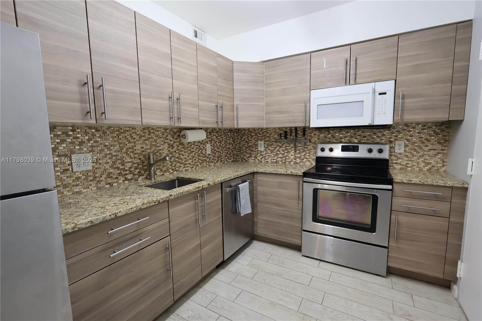 HEMISPHERES CONDO - Residential Lease