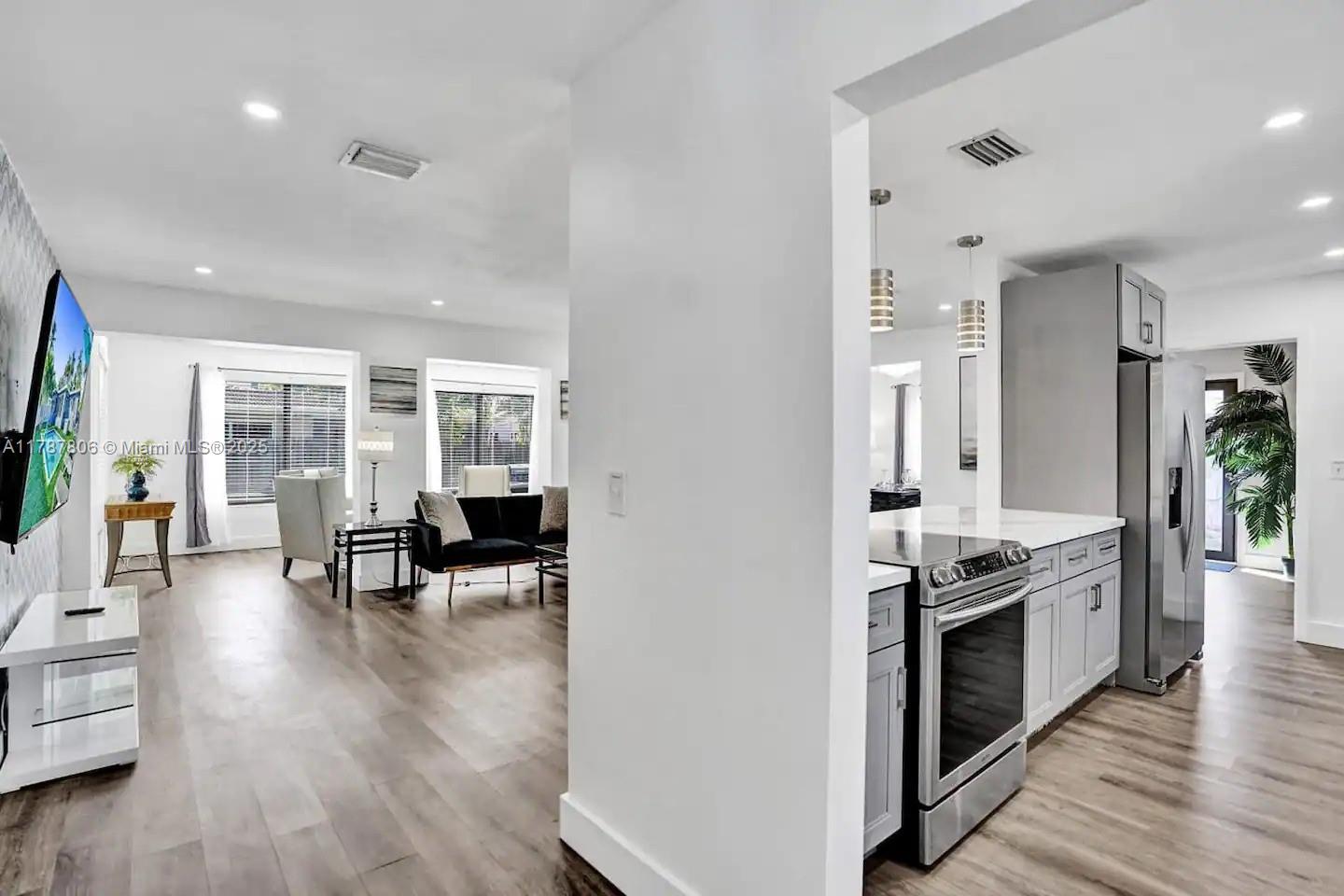 GULFSTREAM ESTATES NO 3 - Residential
