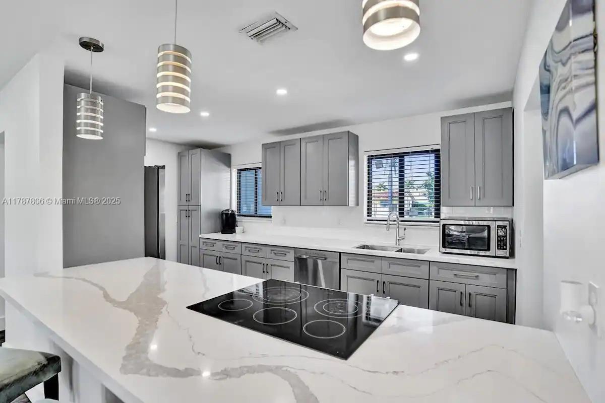 GULFSTREAM ESTATES NO 3 - Residential