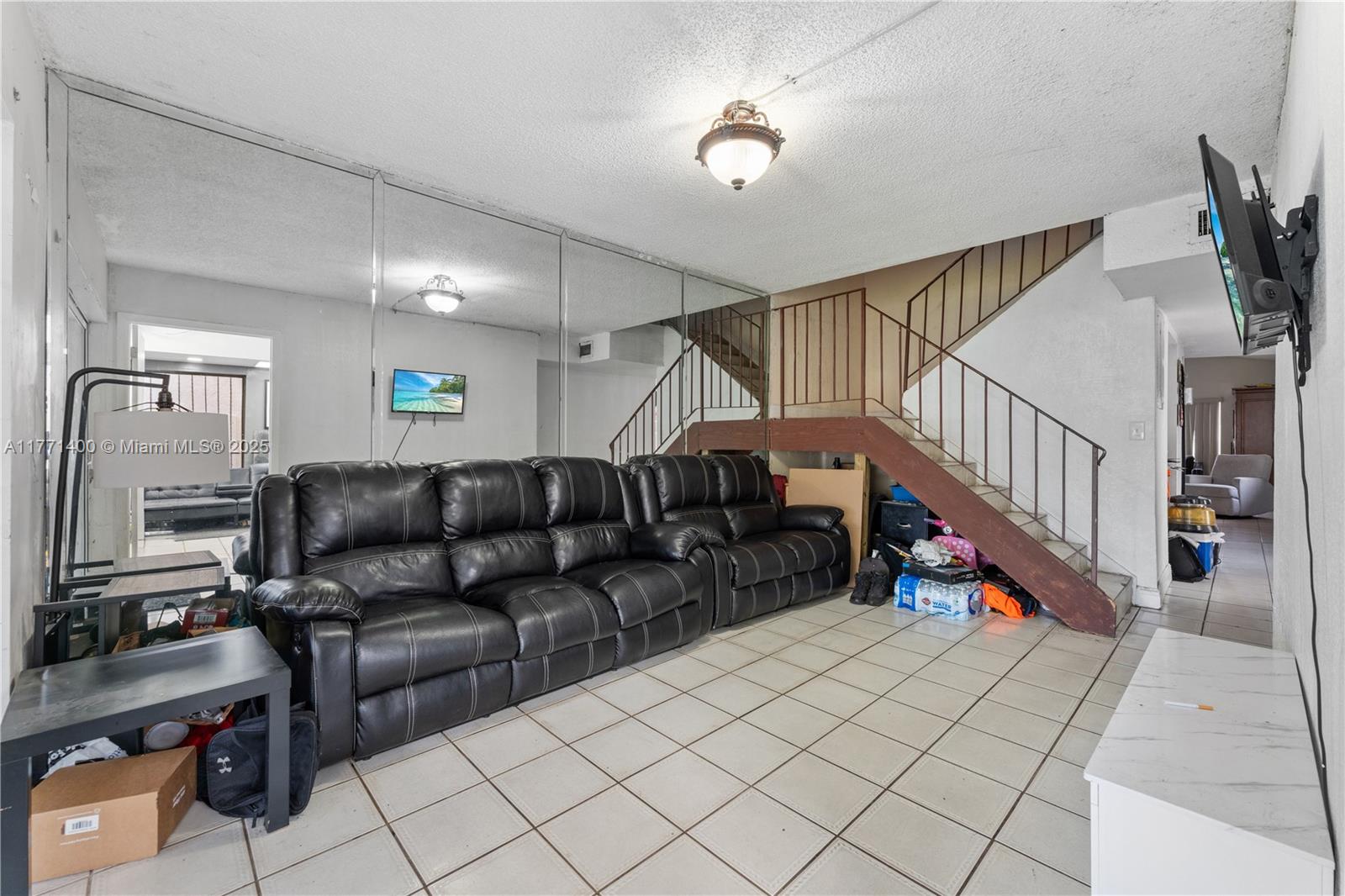 MANGO HILL REPLAT - Residential