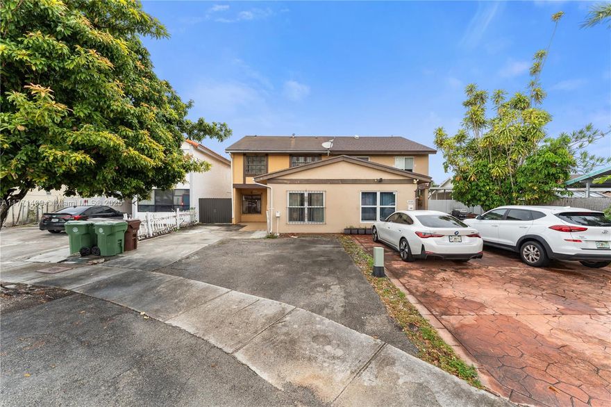 Discover this stunning 4-bedroom, 3-bath home offering incredible value! Boasting a spacious layout, this property is move-in ready and perfect for those seeking comfort and style. The expansive backyard provides endless possibilities for entertainment, relaxation, or future enhancements. Inside, you'll find generously sized rooms, and an inviting atmosphere. Don't miss out on this exceptional opportunity—schedule your showing today!