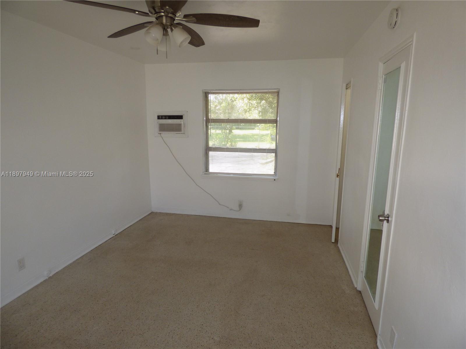 HOLLYWOOD - Residential Lease