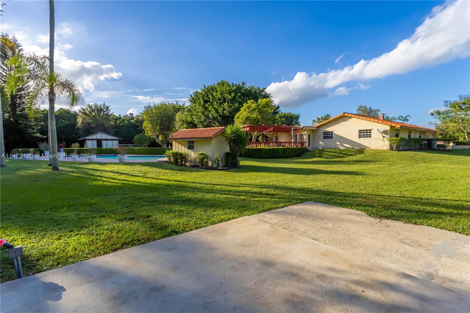 EVERGLADES SUGAR & LAND C - Residential