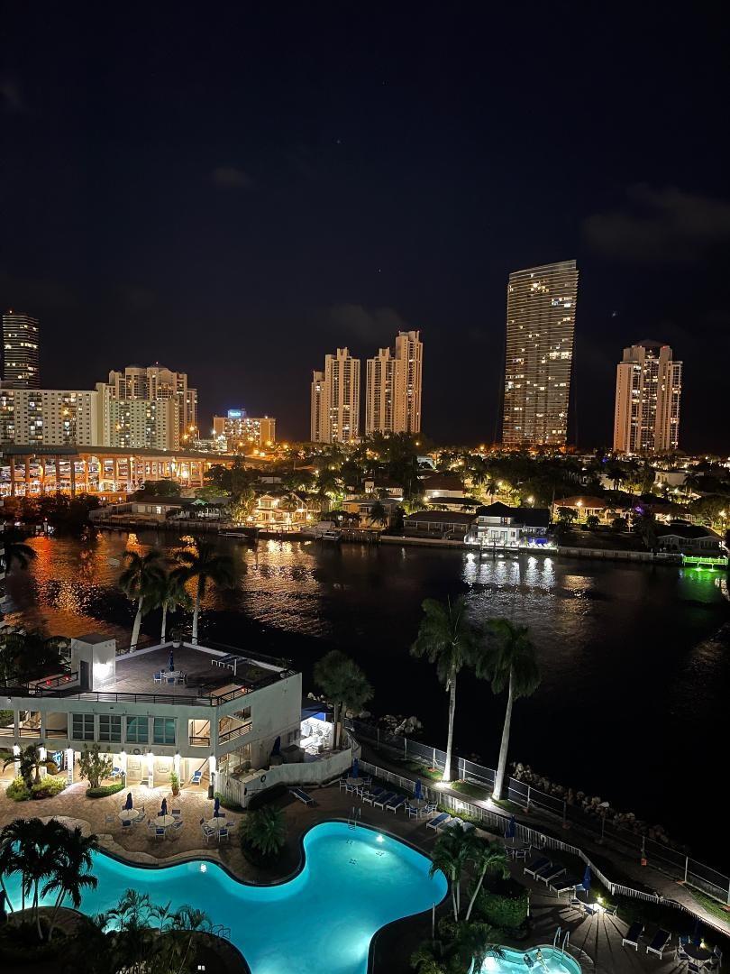 Stunning waterfront unit with breathtaking views of the Ocean, Miami Skyline and the Intercoastal Canal. Spacious layout featuring porcelain floors, recessed ceilings, balcony, roman tub, 1 Assigned parking space. 24 hrs Valet, Concierge & Gate. The amenities of this building allows the owner to enjoy an atmosphere of luxury and comfort. The Green Pointe restaurant located within the community. Convenience store| Cafeteria|Gaming room| Tennis room|Marina & Boating|For showings call listing agent.