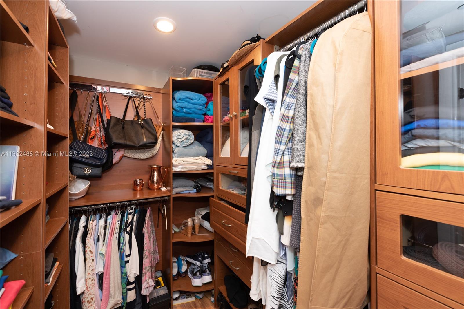 BEACH CLUB CONDO 1 - Residential