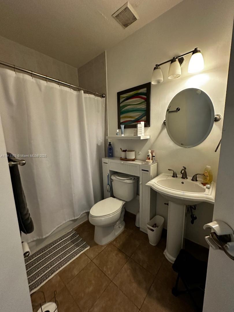 DORAL MEADOWS 1ST ADDN - Residential Lease