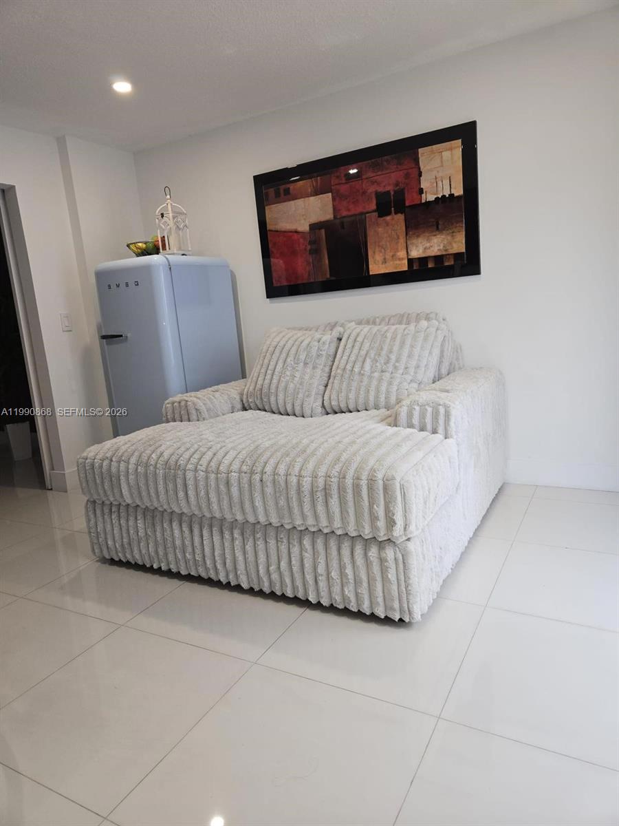 IMPERIAL VILLAS AT IMPERI - Residential