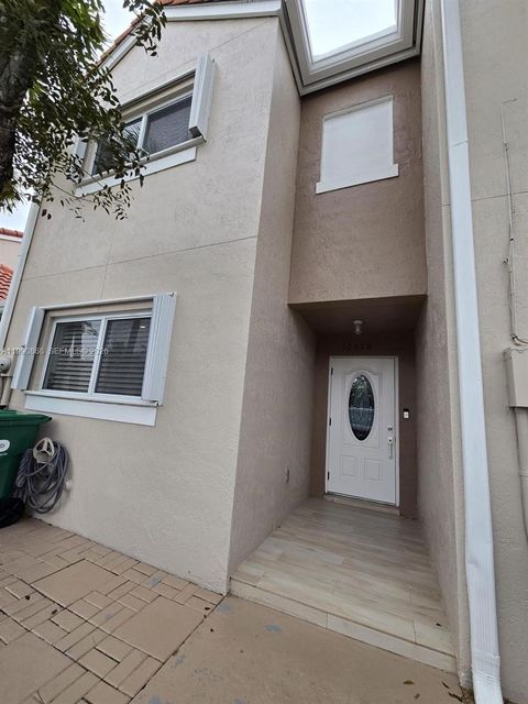 12610 NW 11th Ter Miami FL 33182