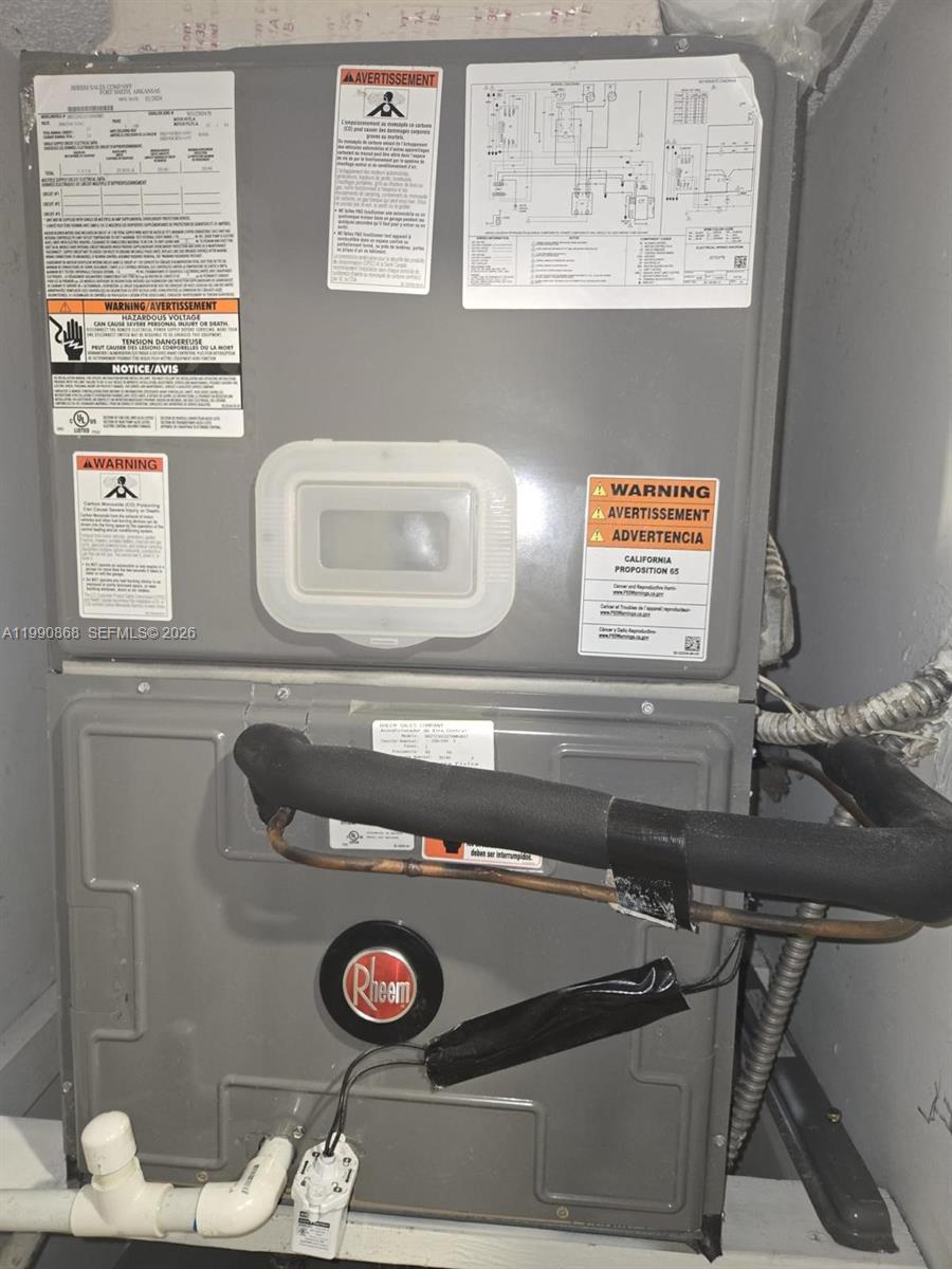 IMPERIAL VILLAS AT IMPERI - Residential