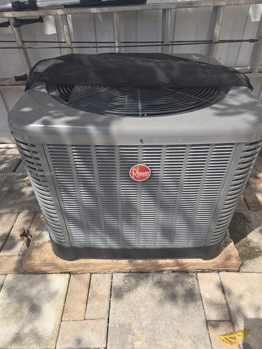 IMPERIAL VILLAS AT IMPERI - Residential