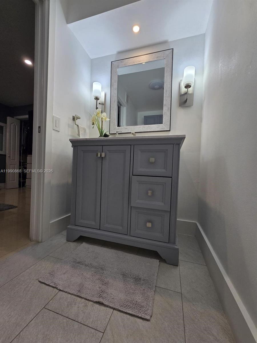 IMPERIAL VILLAS AT IMPERI - Residential