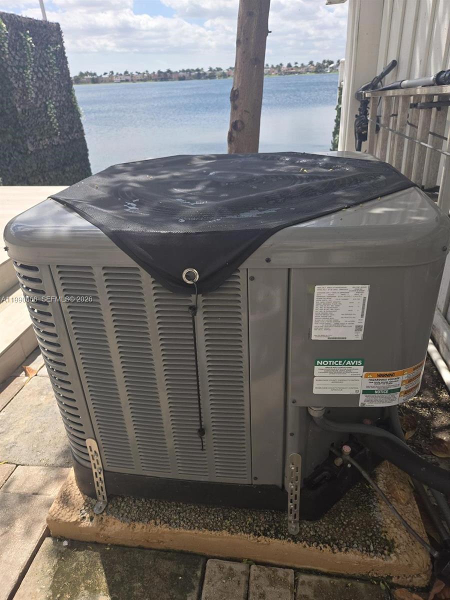 IMPERIAL VILLAS AT IMPERI - Residential