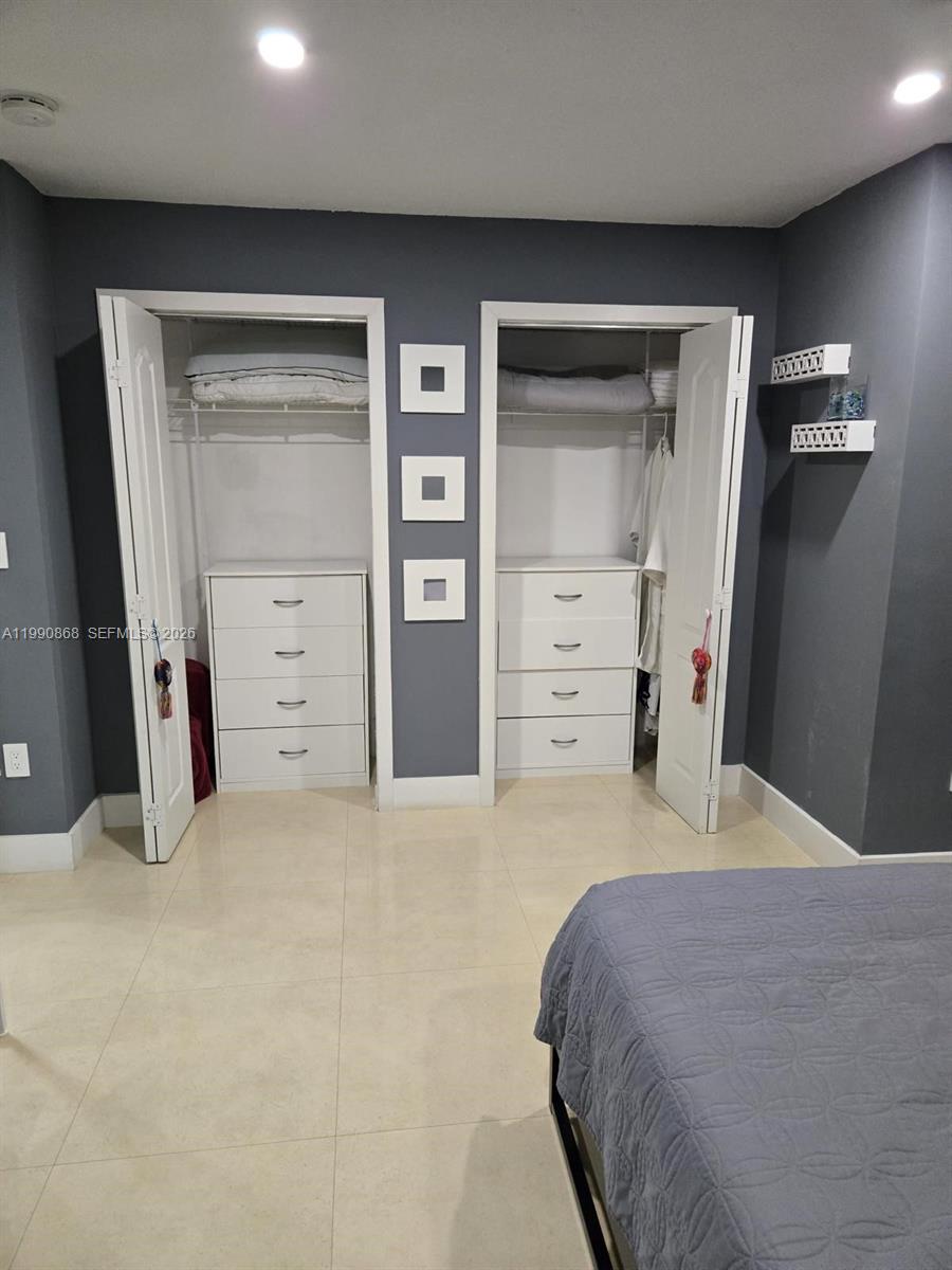 IMPERIAL VILLAS AT IMPERI - Residential