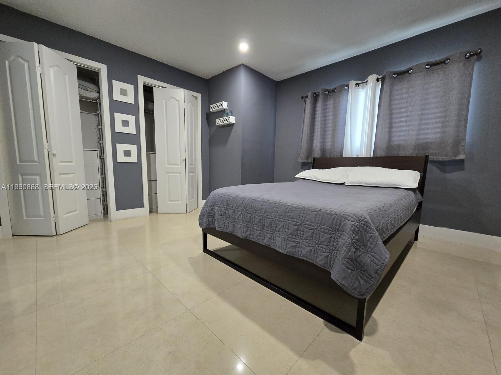 IMPERIAL VILLAS AT IMPERI - Residential