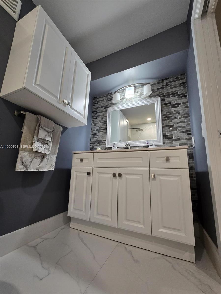 IMPERIAL VILLAS AT IMPERI - Residential