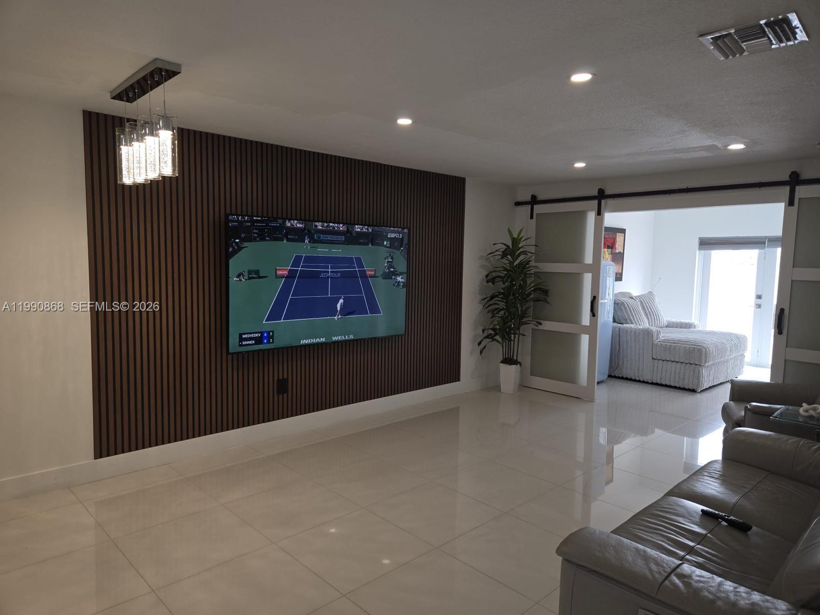 IMPERIAL VILLAS AT IMPERI - Residential