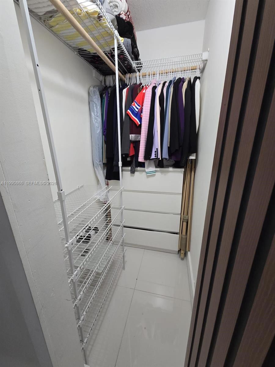 IMPERIAL VILLAS AT IMPERI - Residential