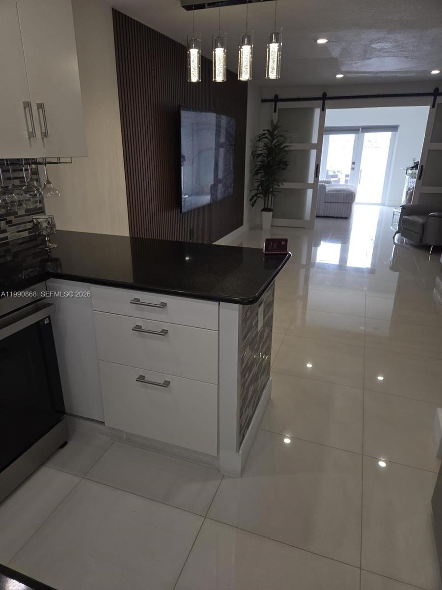 IMPERIAL VILLAS AT IMPERI - Residential