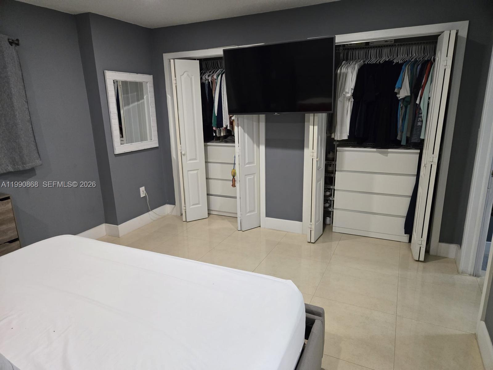 IMPERIAL VILLAS AT IMPERI - Residential