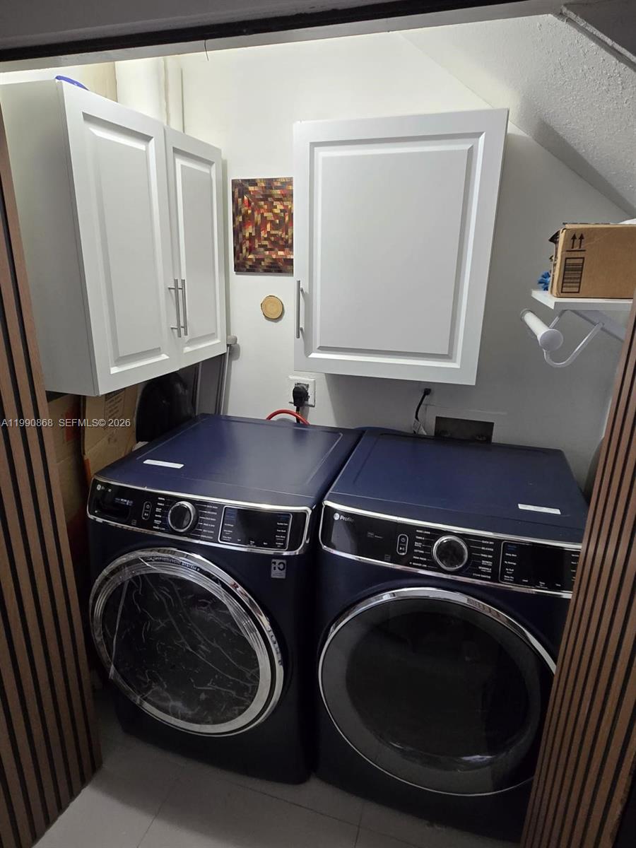 IMPERIAL VILLAS AT IMPERI - Residential