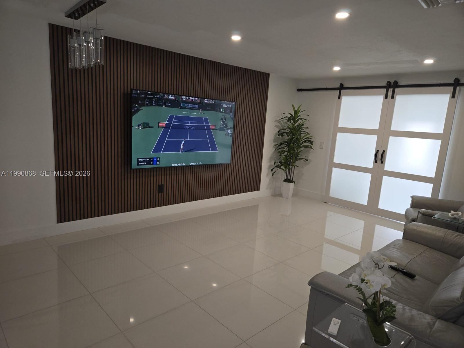 IMPERIAL VILLAS AT IMPERI - Residential