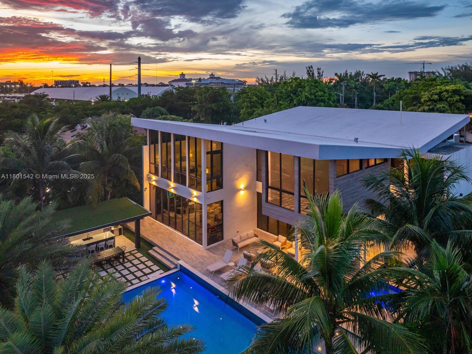 Property for Sale at 521 Holiday Dr, Hallandale Beach, Broward County, Florida - Bedrooms: 7 
Bathrooms: 7  - $6,828,000