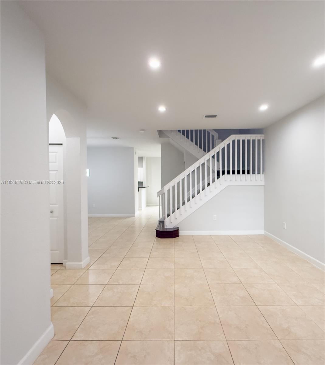 8763 NW 112th Pl .