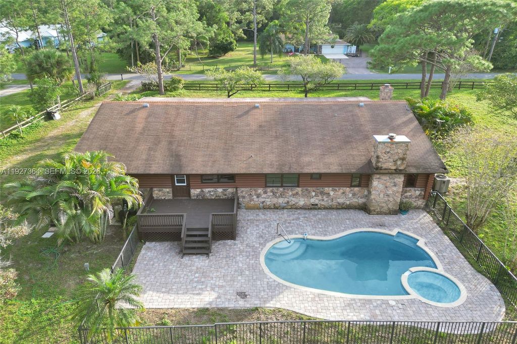 Photo of 13175 158th St N, Jupiter, FL 33478 (MLS # A11927364)