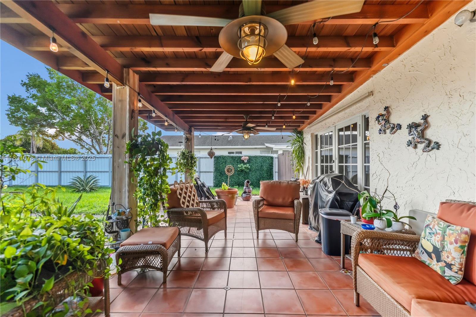 SAN SEBASTIAN UNIT NO 5 - Residential