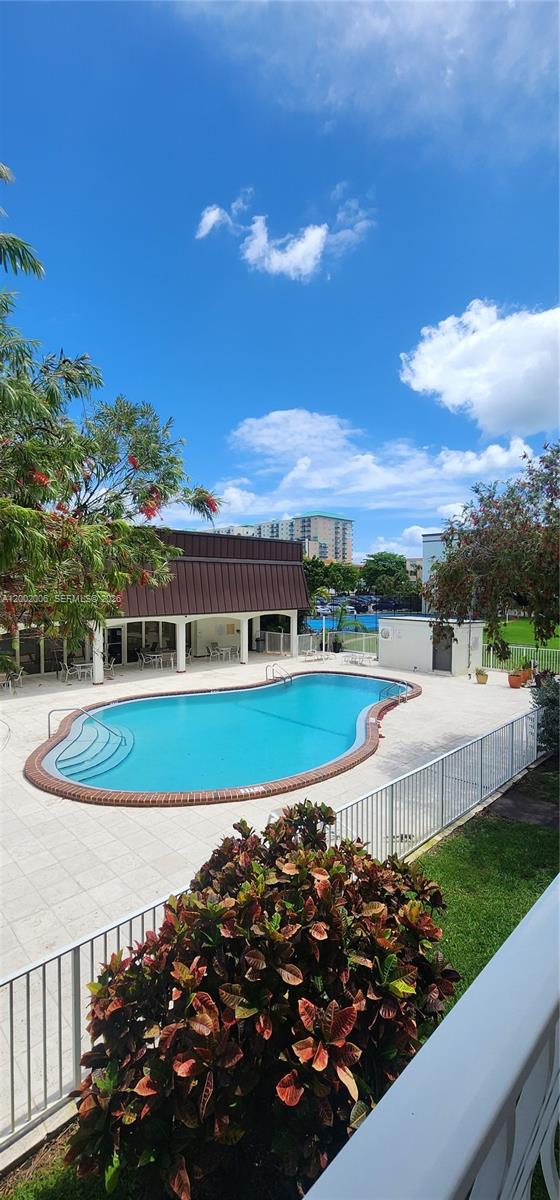 PALM VILLAGE CLUB CONDO - Residential Lease