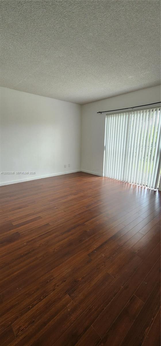 PALM VILLAGE CLUB CONDO - Residential Lease