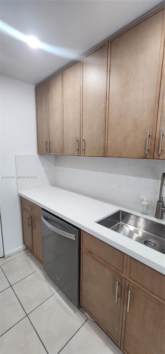 PALM VILLAGE CLUB CONDO - Residential Lease