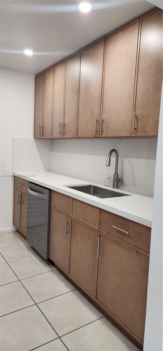 PALM VILLAGE CLUB CONDO - Residential Lease