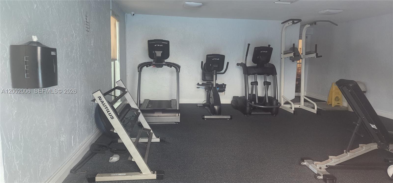 PALM VILLAGE CLUB CONDO - Residential Lease