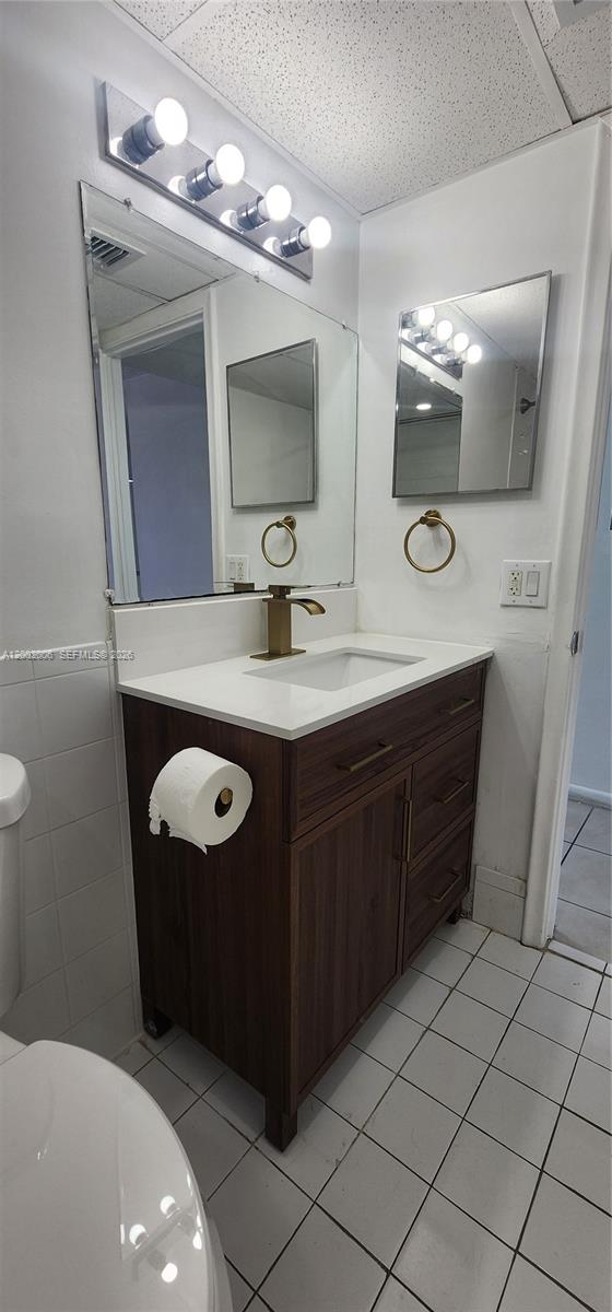 PALM VILLAGE CLUB CONDO - Residential Lease